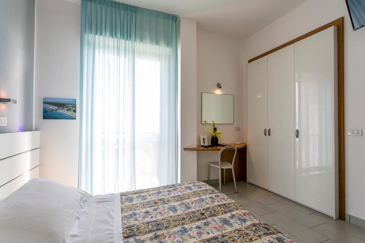 Hotel Baya - In Centro, Sul Mare 밀라노마리티마 외부 사진