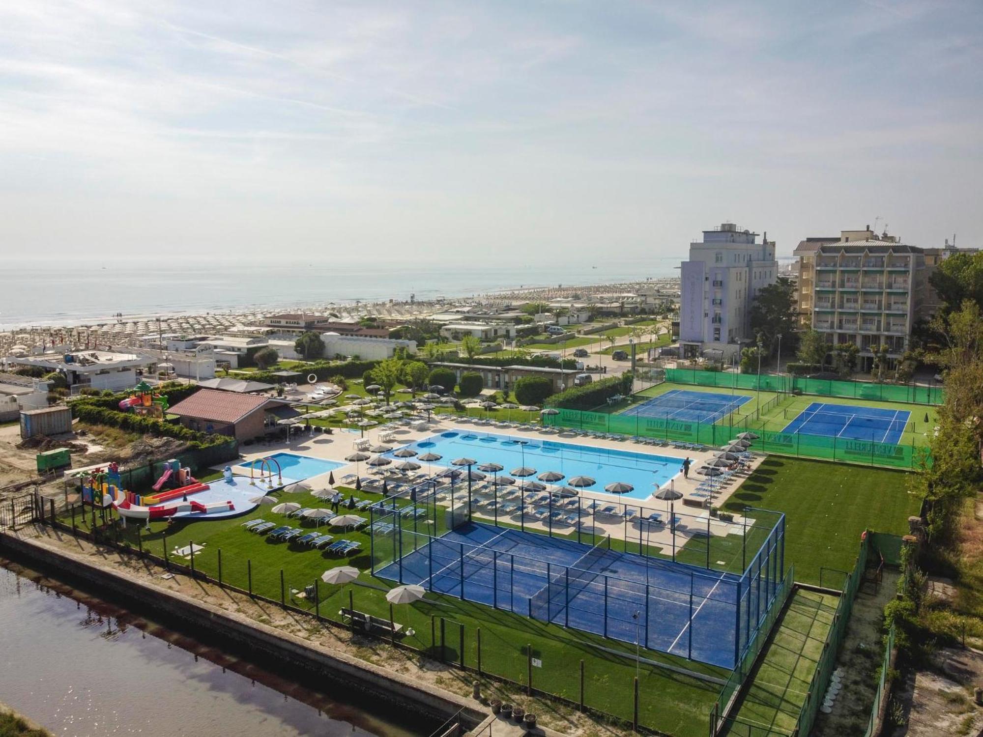 Hotel Baya - In Centro, Sul Mare 밀라노마리티마 외부 사진